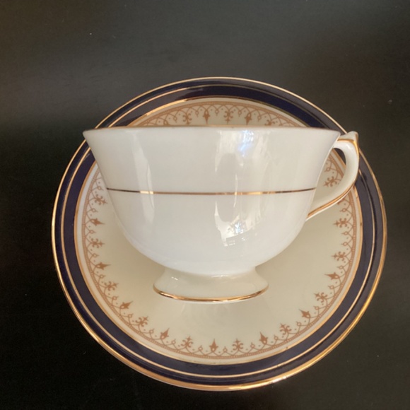 LEIGHTON COBALT 8 1/4” Aynsley cup and saucer, 1646 Beautiful condition England - Picture 2 of 5